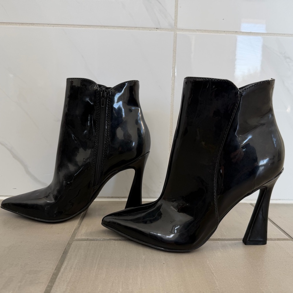 Nine West Black Patent Ankle Booties Pointed Toe Heel Size 7.5